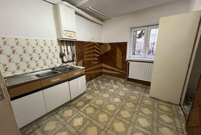Apartament cu 3 camere decomandat în Zorilor