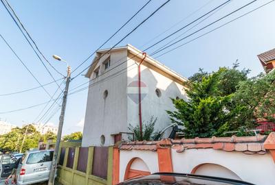 Vila 336 mp 7 camere - locuință, grădiniță, clinică - Drumul Taberei - 46