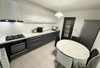 Apartament cu 3 camere decomandat în Lunca Cetățuii