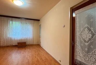 Apartament vânzare  zona de trafic  important , hipermarketuri, școala. - 2