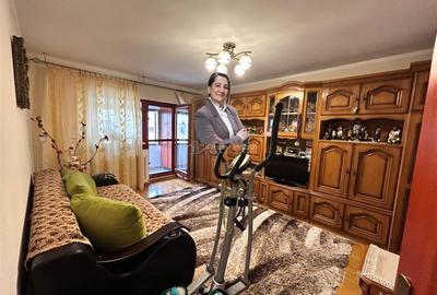 Apartament cu 3 camere decomandat în Luncă