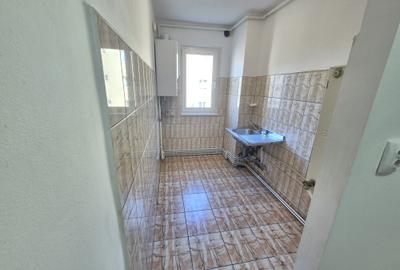 Vanzare Apartament 2 Camere semidecomandat Centrul Civic Str.Harmanului Etajul 3 - 15