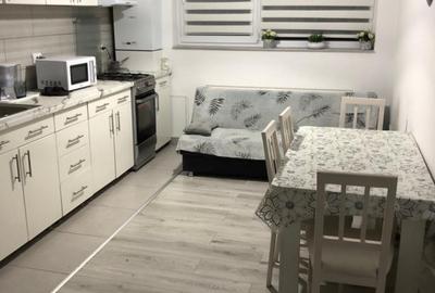 Apartament cu 3 camere semidecomandat, mobilat în Florești