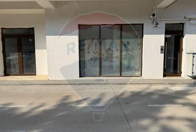 Spațiu comercial, de 70.2 mp, în Periferie