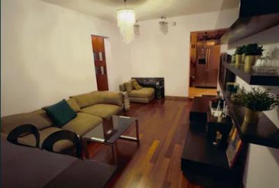 Apartament cu 3 camere semidecomandat în Titan