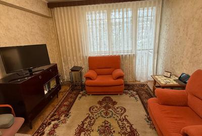 Apartament cu 3 camere semidecomandate, Centru - 1