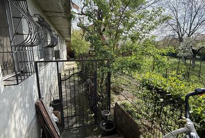 Ap 3 camere - rezultat din alipirea a 2 garsoniere - 62 mp - parter - 22