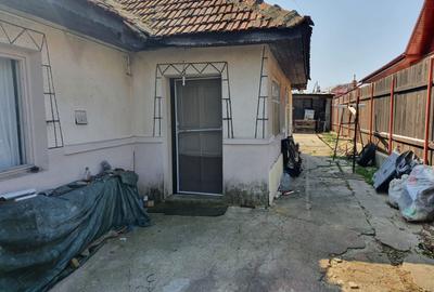 Casă individuală cu 4 camere în Central