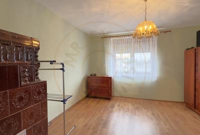 Casa 4 camere, Teren 3.405 mp Loc. Dindestiu Mic Jud. Satu Mare-Comision 0% - 5