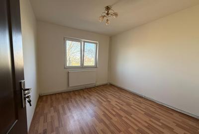 Etaj 2/ 2 camere/ Zona Mircea cel Batran / Disponibil imediat - 2