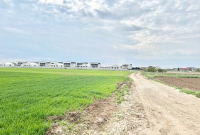 Teren intravilan 4657 mp, deschidere 30 ml, Ostratu, strada Lotusului - 10