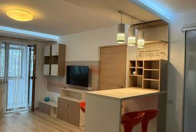 Apartament cu 2 camere, semidecomandat, mobilat, 50 mp, si aproape de metrou.