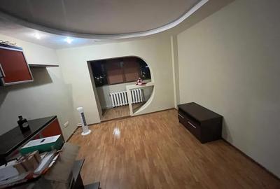 Vânzare Apartament cu 3 Camere în Zona Tomis Nord, Constanța