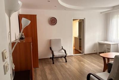 Apartament cu 2 camere semidecomandat, mobilat în Dacia