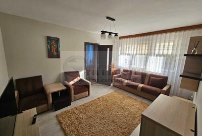 Apartament cu 3 camere semidecomandat, mobilat în Alexandru cel Bun