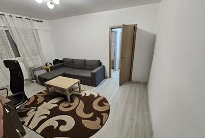 Apartament cu 2 camere semidecomandat, mobilat în Casa de Cultură