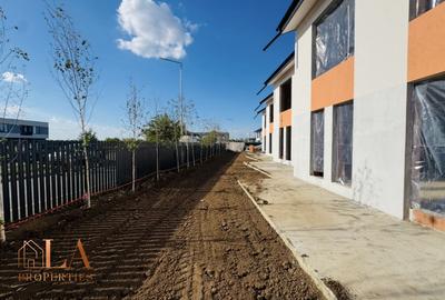 Casă cu 4 camere în Exterior Vest