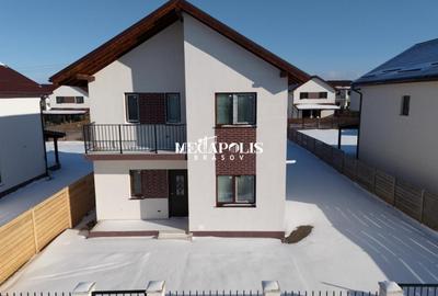 Casă individuală cu 4 camere în Tărlungeni