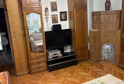 Sura Mare-Oltenitei-Ulmetului-P+1 - spatiu comercial 15 mp + garaj 14 mp 334000€ - 3