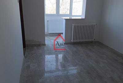 Apartament cu 3 camere nedecomandat în Alexandru cel Bun