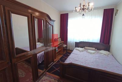 Apartament cu 3 camere semidecomandat în Alexandru Obregia