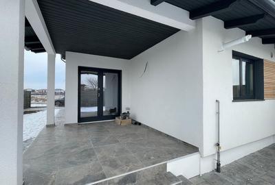 Duplex 4 camere - aproape de drumul principal - Mosnita Noua - 11