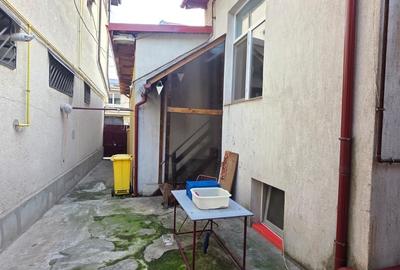 CENTRU 2 CORPURI DE CASA DIN CARAMIDA 5 CAMERE 2 BAI 2 BUCATARII UTILITATI, GAZE - 7