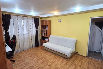 Apartament cu 2 camere semidecomandat, mobilat în Alexandru cel Bun