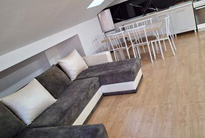 Apartament cu 3 camere decomandat în Cetate