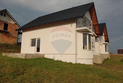 Casă / Vilă individuală cu 560 mp teren, de vânzare în Scheia, Suceava - 12