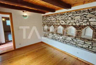 Casa saseasca de vanzare in Calnic ideala pentru locuinta sau pensiune - 2