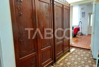 Casa si curte pretabila pentru 2 familii 980 mp teren liber Cisnadie - 18