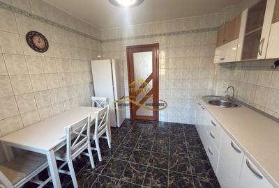 Apartament 3 camere DECOMANDAT + GARAJ opțional, Str. Cremenea - 8