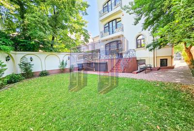 Casă cu 9 camere în Capitale