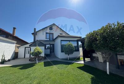 Casă individuală cu 4 camere în Zimandcuz