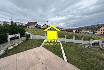 Casa Individuală , SU 220 mp , teren liber 380 mp  GARAJ - 2