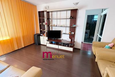Apartament cu 2 camere în Piața Veche