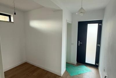 3 camere - Rediu - 71 mp + gradina 35 mp - parcare - 106000 euro - 2