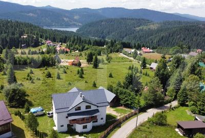 Duplex cu 10 camere în Beliș