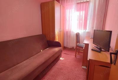 Apartament 3 camere etaj 4 in zona Mihai Viteazu