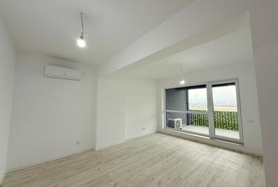 Apartament cu 2 camere decomandat în Tractorul