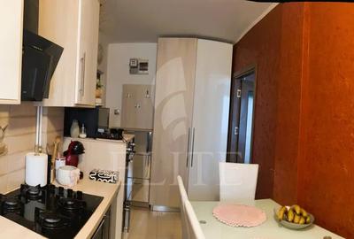 Apartament 3 camere în zona STRADA RETEZAT - 18