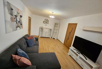Apartament cu 4 camere semidecomandat, mobilat în Lizeanu
