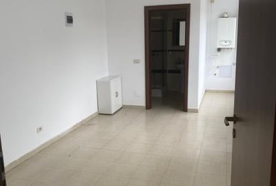 Apartament spatios, parter inalt, bloc nou, loc parcare, comision 0 - 8