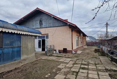 Se oferă spre vânzare / închiriere clădire cu spațiu comercial - 13