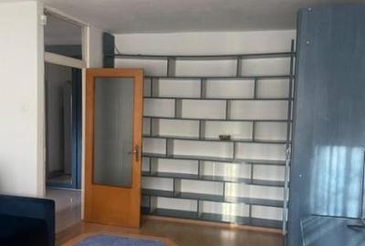 Tei-Domino, Garsoniera - 9