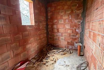 Casa la rosu din caramida de vanzare in comuna Carligele - 9