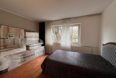 Apartament cu  4 camere si garaj zona centrala - 2