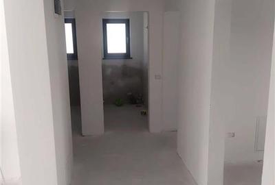 Apartament de vanzare - La Stejari - 4