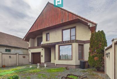Casă spațioasă în Sântana - 25